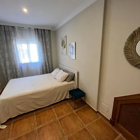 Family With Private Swimming Pool & Garden * ماربيا