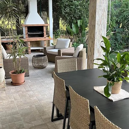Family With Private Swimming Pool & Garden * ماربيا