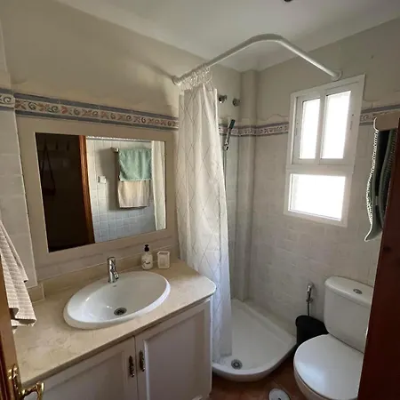 Family With Private Swimming Pool & Garden * ماربيا